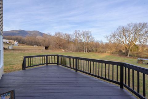 Tiny photo for 7585 Peaks Road, Bedford, VA 24523 (MLS # 363356)