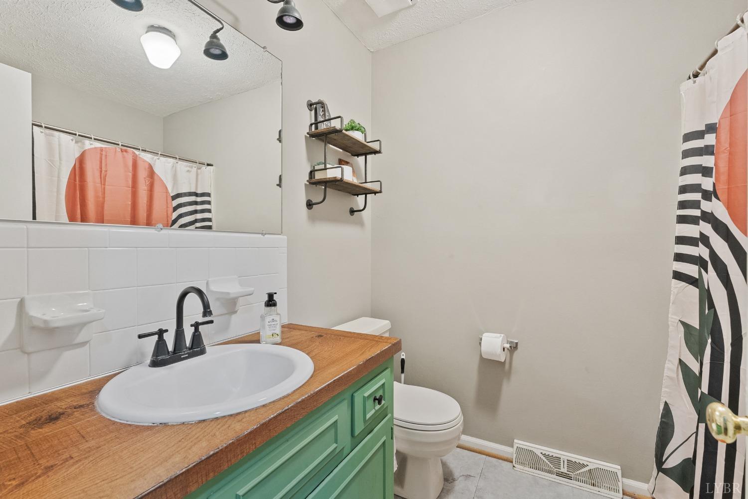 206 Simsbury Lane, Forest, Virginia image 20