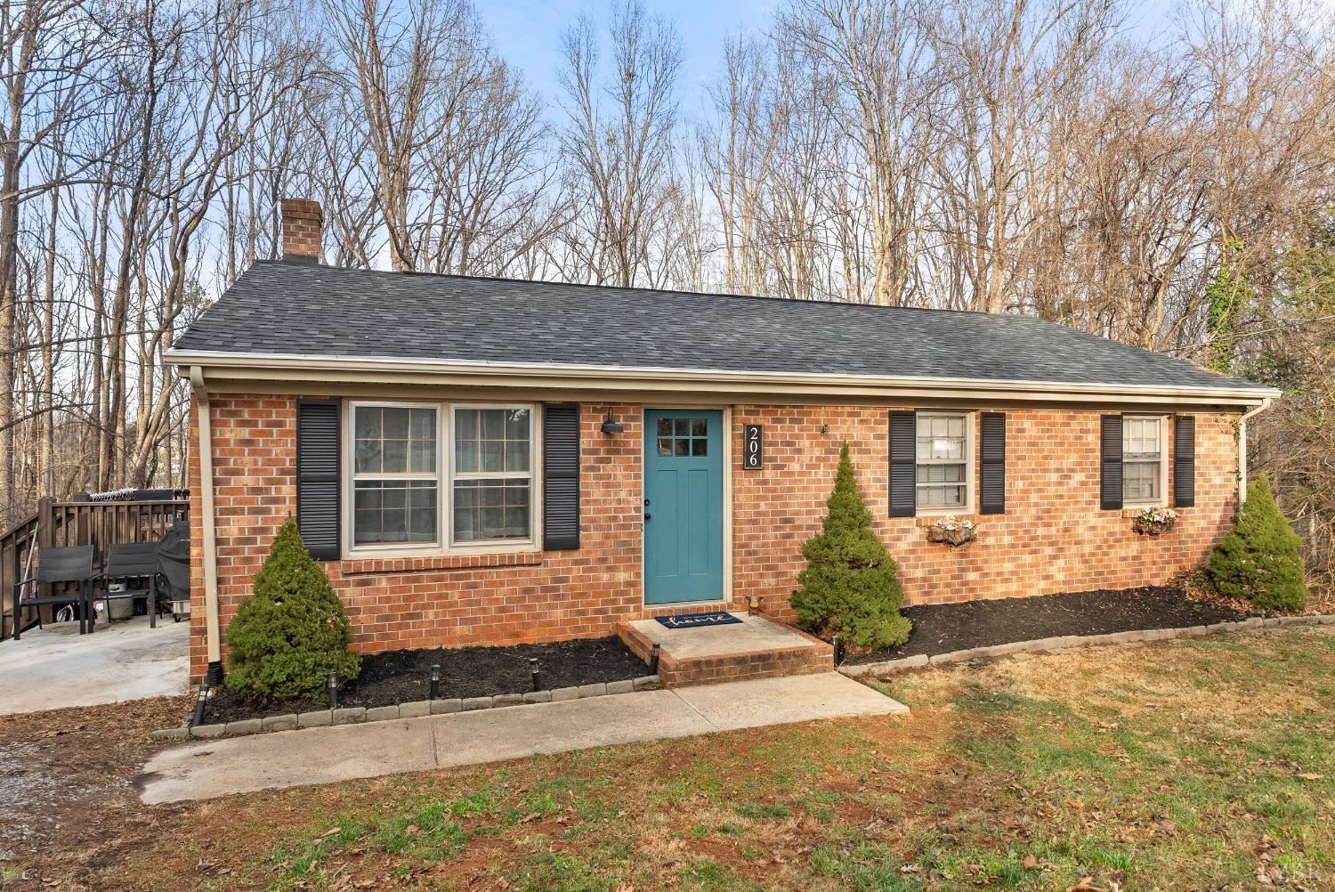 206 Simsbury Lane, Forest, Virginia image 3
