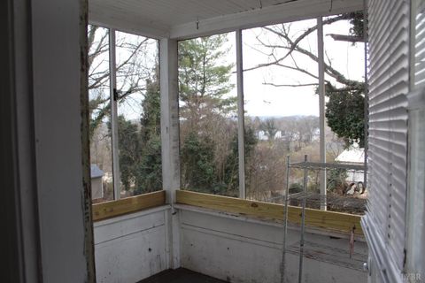 Tiny photo for 913 Dearing Street, Lynchburg, VA 24503 (MLS # 364547)