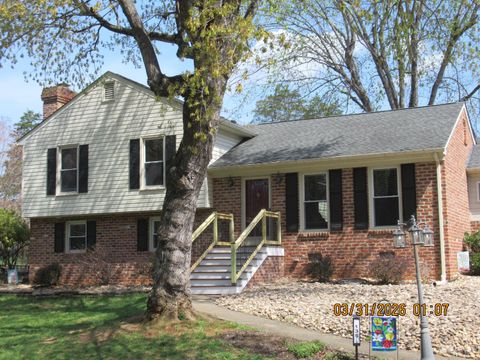 Photo of 135 Cheyenne Drive, Lynchburg, VA 24502 (MLS # 365478)