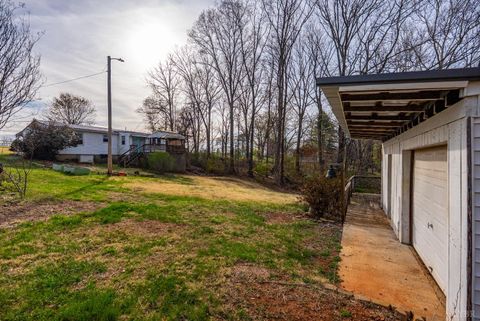 Tiny photo for 997 Toytown Rd. Rd, Amherst, VA 24521 (MLS # 365275)