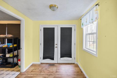 Tiny photo for 997 Toytown Rd. Rd, Amherst, VA 24521 (MLS # 365275)