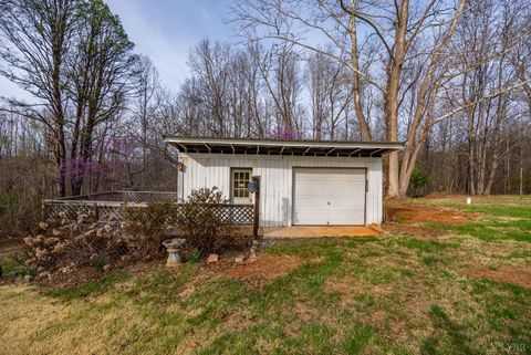 Tiny photo for 997 Toytown Rd. Rd, Amherst, VA 24521 (MLS # 365275)