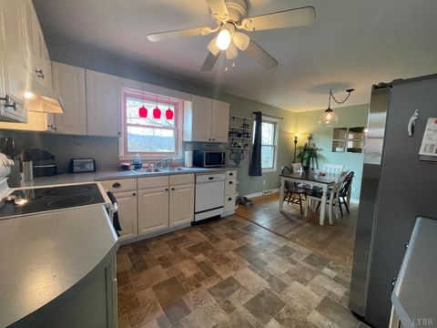 Tiny photo for 1124 Roundtree Drive, Bedford, VA 24523 (MLS # 364229)