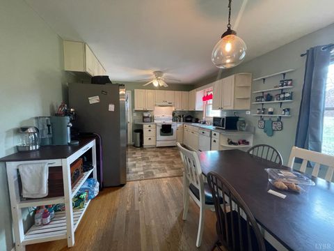 Tiny photo for 1124 Roundtree Drive, Bedford, VA 24523 (MLS # 364229)