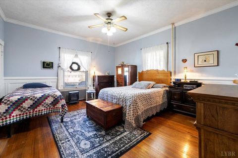 Tiny photo for 601 Henry Street St, Gretna, VA 24557 (MLS # 363422)