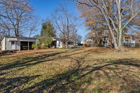 Tiny photo for 601 Henry Street St, Gretna, VA 24557 (MLS # 363422)