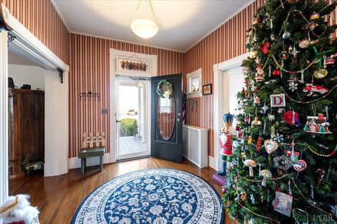 Tiny photo for 601 Henry Street St, Gretna, VA 24557 (MLS # 363422)