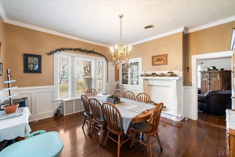 Tiny photo for 601 Henry Street St, Gretna, VA 24557 (MLS # 363422)