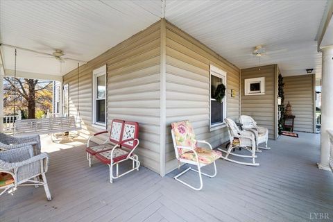 Tiny photo for 601 Henry Street St, Gretna, VA 24557 (MLS # 363422)