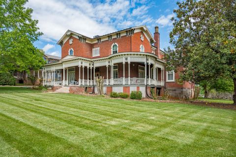 Tiny photo for 404 Cabell Street, Lynchburg, VA 24504 (MLS # 365314)