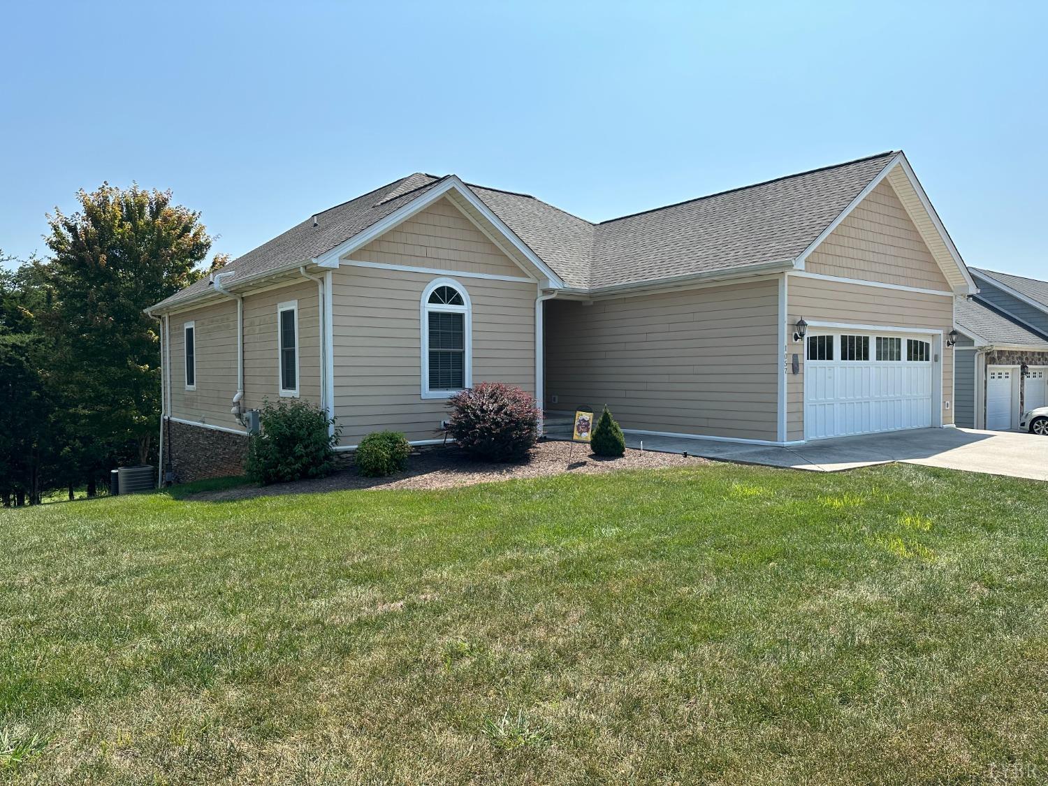 1057 Barrow Hills Drive, Moneta, Virginia image 1