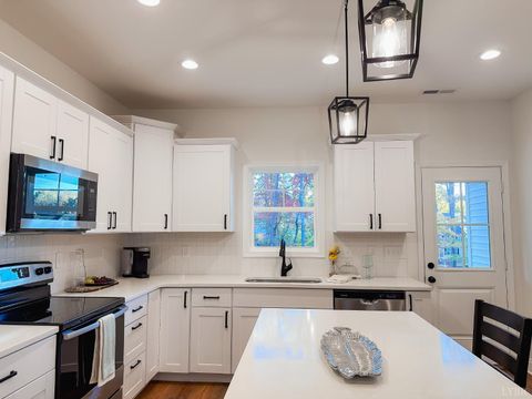 Tiny photo for 110 Aaron Place #604, Lynchburg, VA 24502 (MLS # 363889)