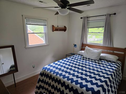 Tiny photo for 512 Westview Ave, Bedford, VA 24523 (MLS # 364668)