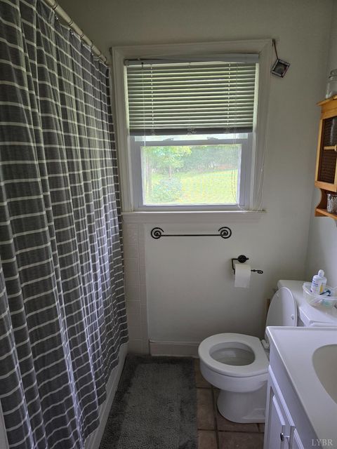 Tiny photo for 512 Westview Ave, Bedford, VA 24523 (MLS # 364668)