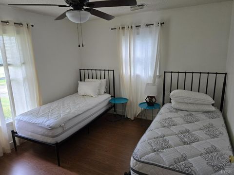 Tiny photo for 512 Westview Ave, Bedford, VA 24523 (MLS # 364668)