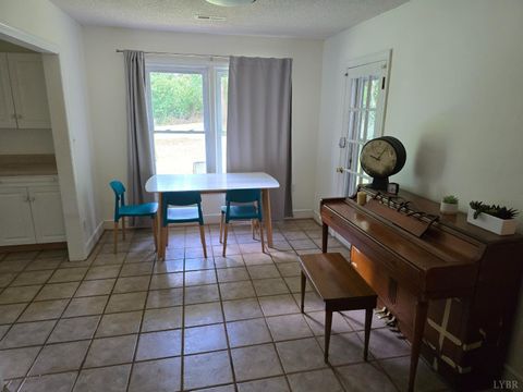 Tiny photo for 512 Westview Ave, Bedford, VA 24523 (MLS # 364668)