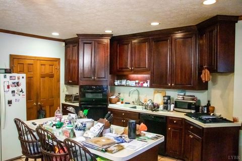 Tiny photo for 224 Walnut Road, Danville, VA 24541 (MLS # 362640)