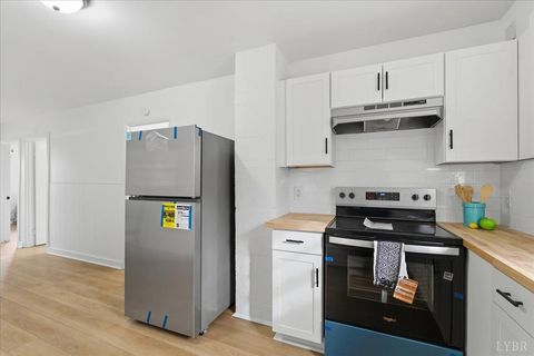 Tiny photo for 292 Evergreen Avenue, Appomattox, VA 24522 (MLS # 363412)