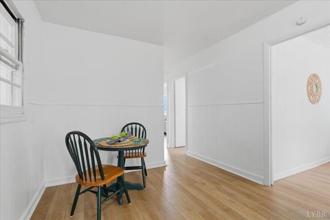 Tiny photo for 292 Evergreen Avenue, Appomattox, VA 24522 (MLS # 363412)