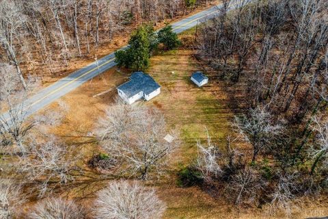 Tiny photo for 292 Evergreen Avenue, Appomattox, VA 24522 (MLS # 363412)