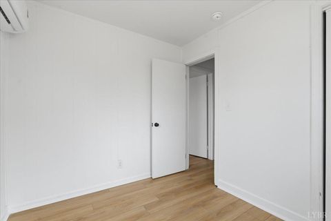 Tiny photo for 292 Evergreen Avenue, Appomattox, VA 24522 (MLS # 363412)