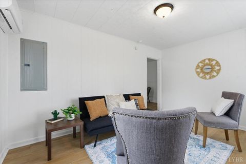 Tiny photo for 292 Evergreen Avenue, Appomattox, VA 24522 (MLS # 363412)