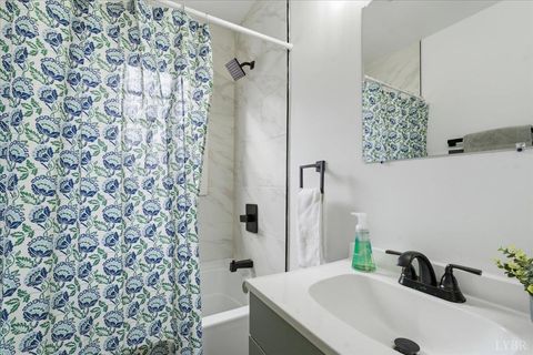 Tiny photo for 292 Evergreen Avenue, Appomattox, VA 24522 (MLS # 363412)