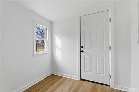 Tiny photo for 292 Evergreen Avenue, Appomattox, VA 24522 (MLS # 363412)