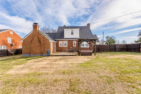 Tiny photo for 2223 Park Place, Lynchburg, VA 24501 (MLS # 364265)