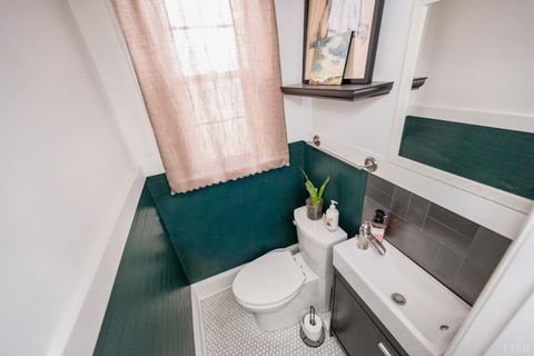 Tiny photo for 2223 Park Place, Lynchburg, VA 24501 (MLS # 364265)