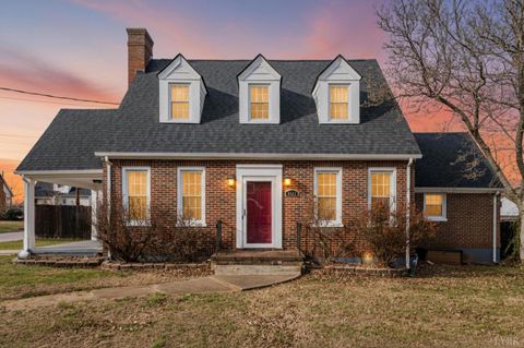 Photo of 2223 Park Place, Lynchburg, VA 24501 (MLS # 364265)