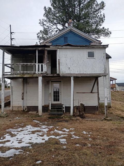 Tiny photo for 2530 Poplar Street St, Lynchburg, VA 24504 (MLS # 364542)
