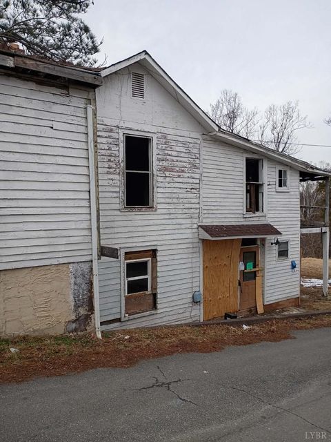 Tiny photo for 2530 Poplar Street St, Lynchburg, VA 24504 (MLS # 364542)