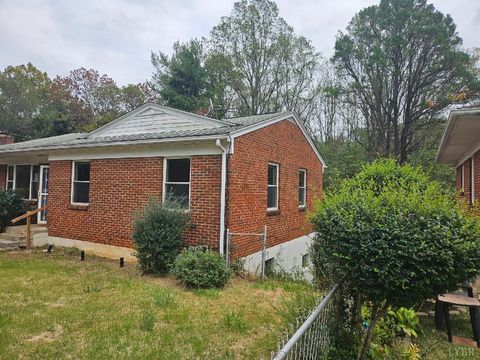 Tiny photo for 1530 Augusta Street, Lynchburg, VA 24501 (MLS # 363189)