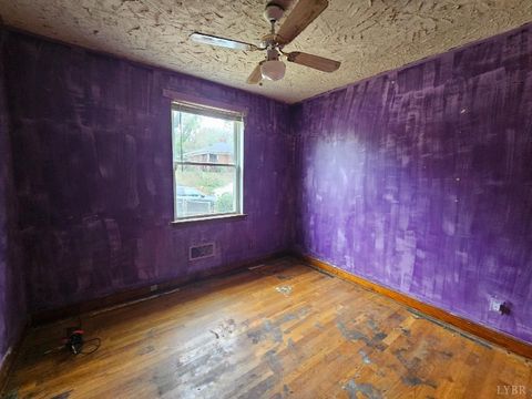 Tiny photo for 1530 Augusta Street, Lynchburg, VA 24501 (MLS # 363189)