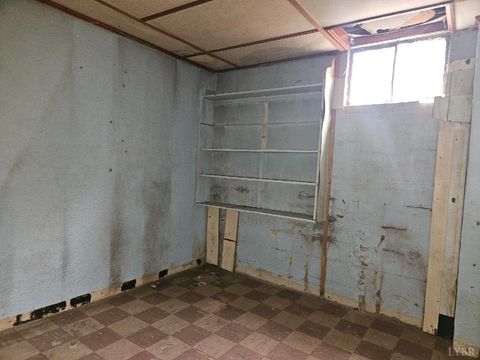 Tiny photo for 1530 Augusta Street, Lynchburg, VA 24501 (MLS # 363189)