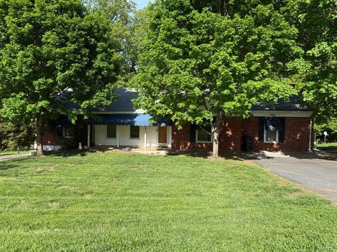 Photo of 3819 Moorman Drive, Lynchburg, VA 24501 (MLS # 366367)