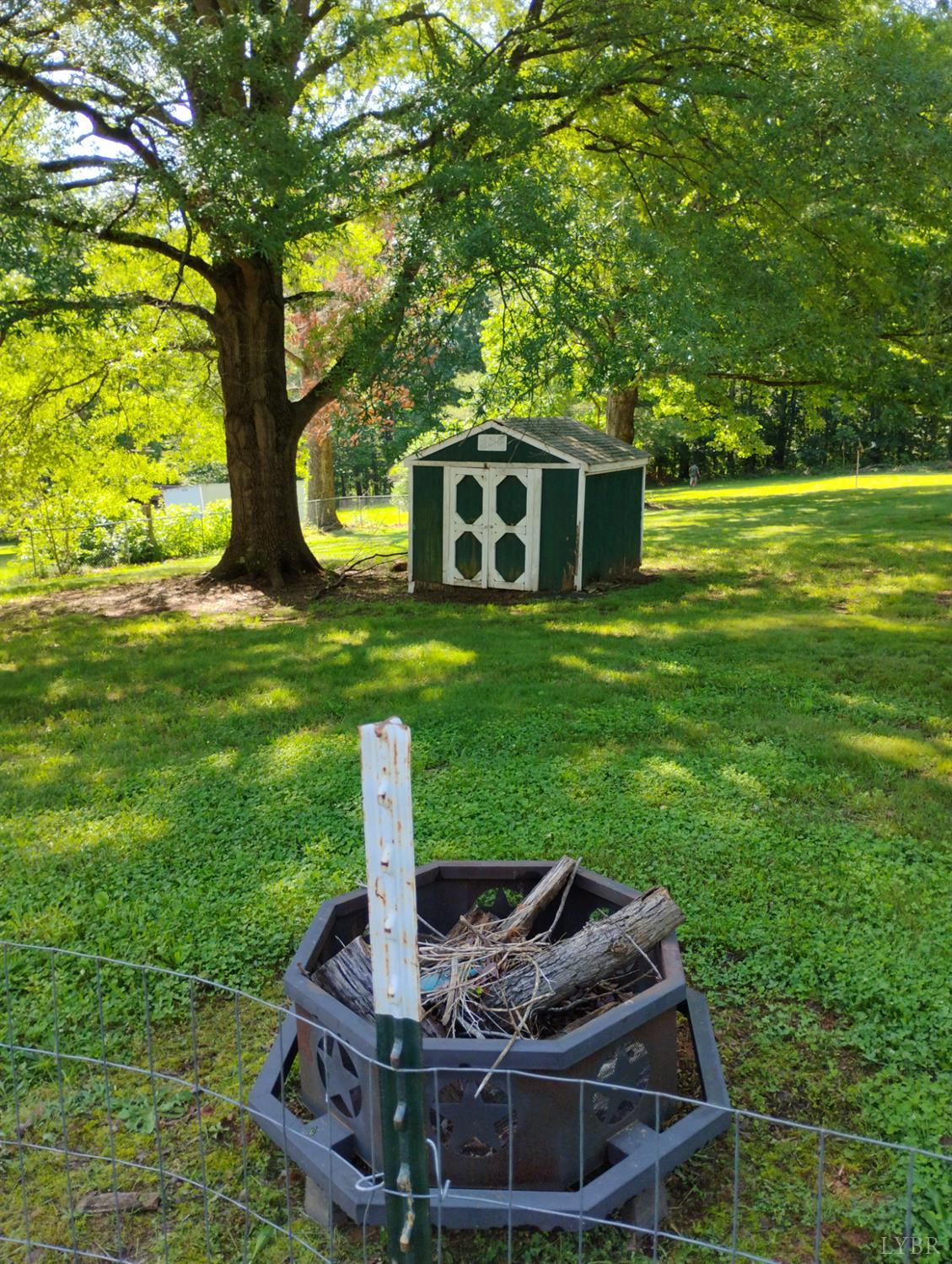 412 Oakwood Drive, Hurt, Virginia image 6