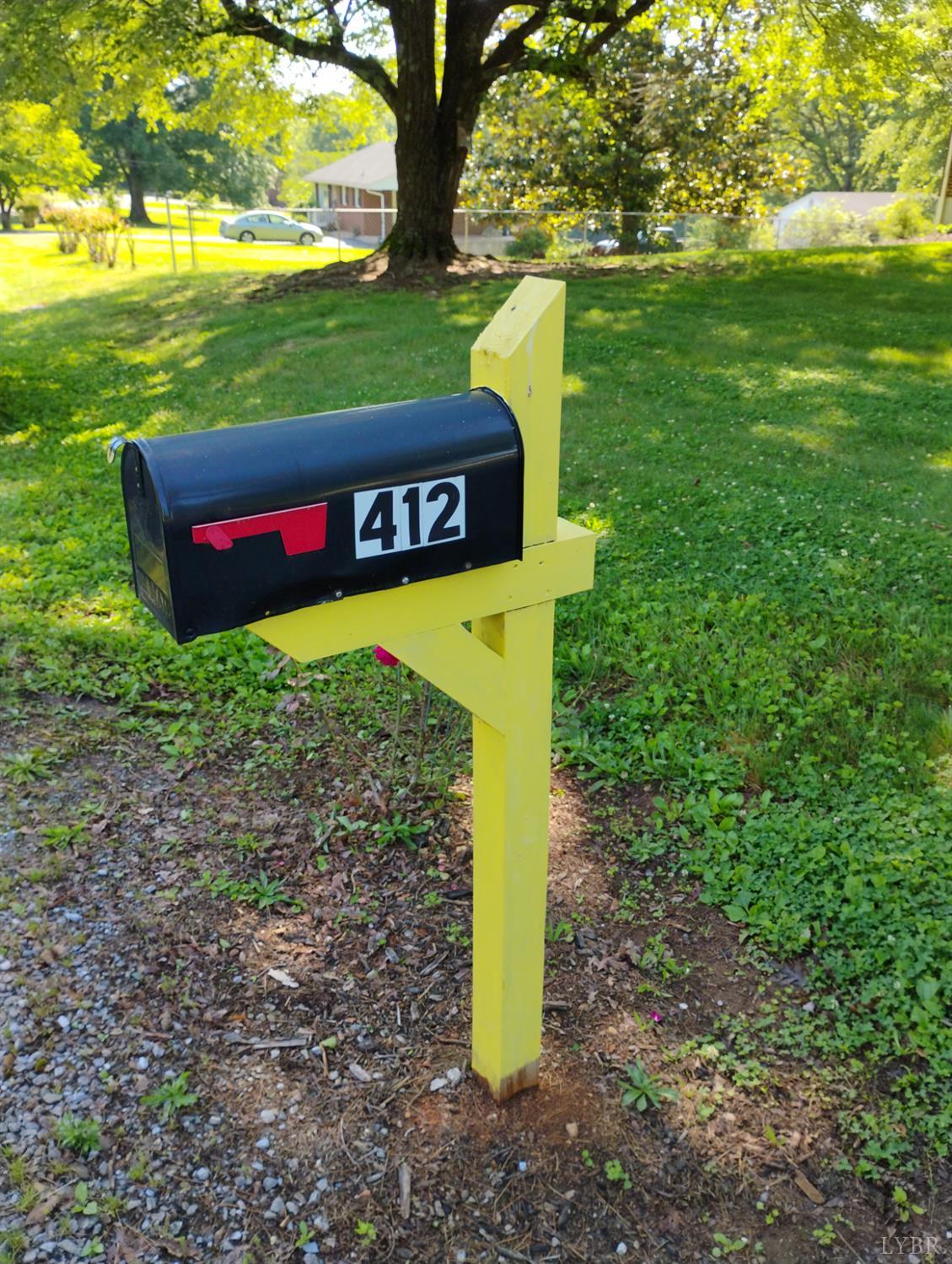 412 Oakwood Drive, Hurt, Virginia image 2