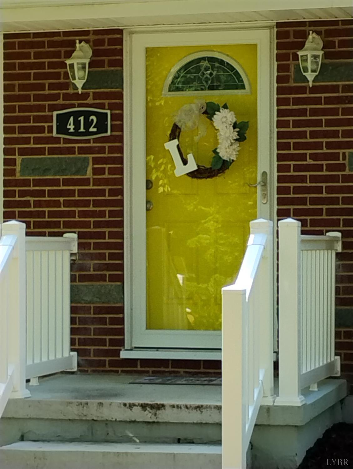 412 Oakwood Drive, Hurt, Virginia image 3