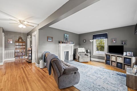 Tiny photo for 809 Broad St, Altavista, VA 24517 (MLS # 362859)