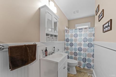 Tiny photo for 809 Broad St, Altavista, VA 24517 (MLS # 362859)