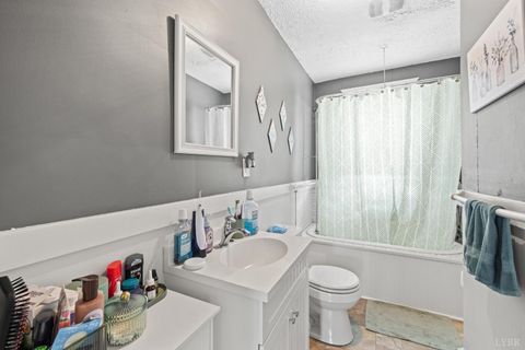 Tiny photo for 809 Broad St, Altavista, VA 24517 (MLS # 362859)