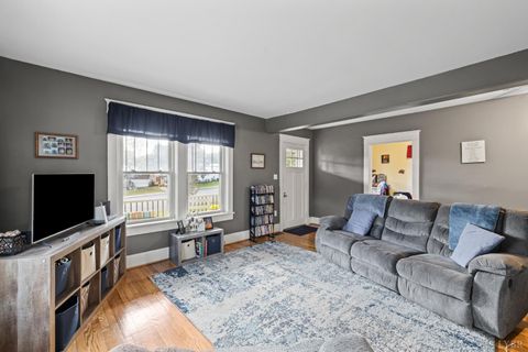 Tiny photo for 809 Broad St, Altavista, VA 24517 (MLS # 362859)