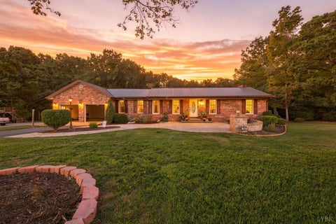 Photo of 303 Penuel Ln LN, Altavista, VA 24517 (MLS # 369998)