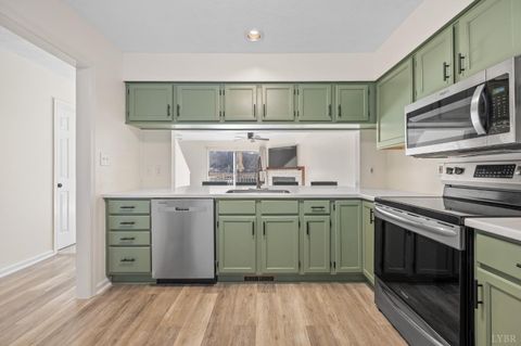 Tiny photo for 464 Oak Point Rd, Forest, VA 24551 (MLS # 363532)