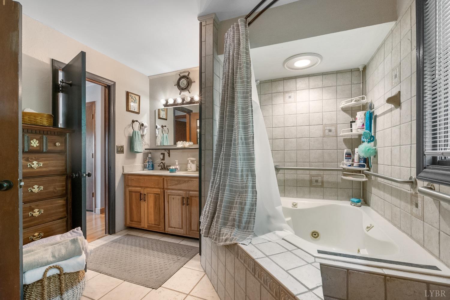106 Catlett Ct Ct, Moneta, Virginia image 11