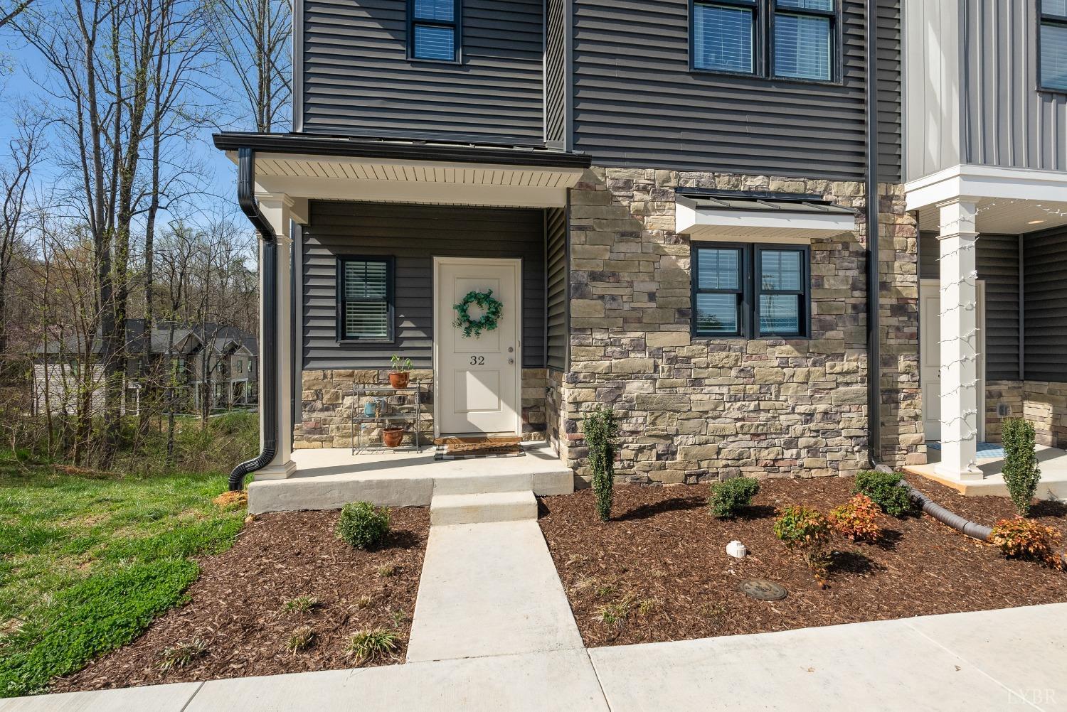 32 English Commons Drive, Lynchburg, Virginia image 2